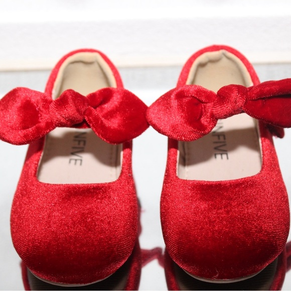 Ginfive Toddler Girl Dress Shoes Red Velvet Mary Jane Size 5 - Picture 2 of 9